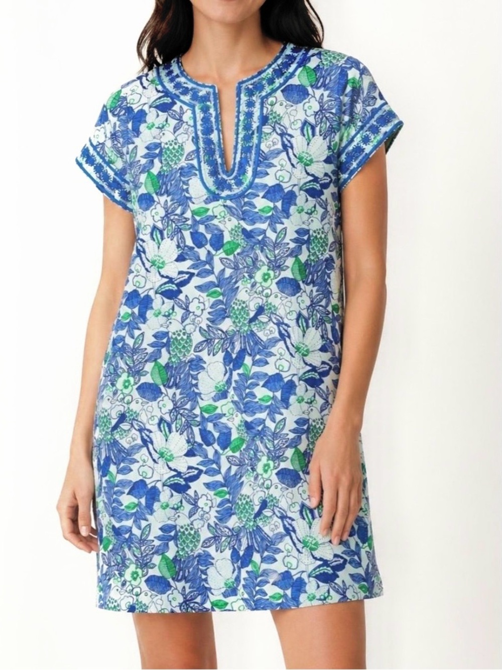 Vineyard Vines mini dress Ideal for summer.